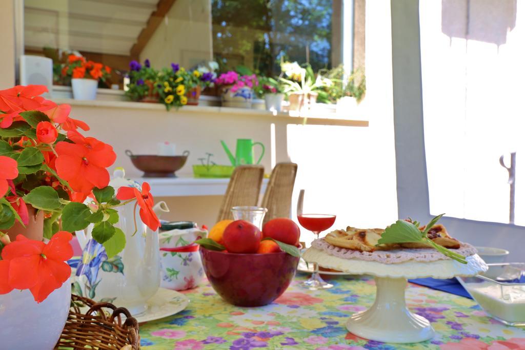 Al Villino Del Sole Bed & Breakfast Fano Bagian luar foto
