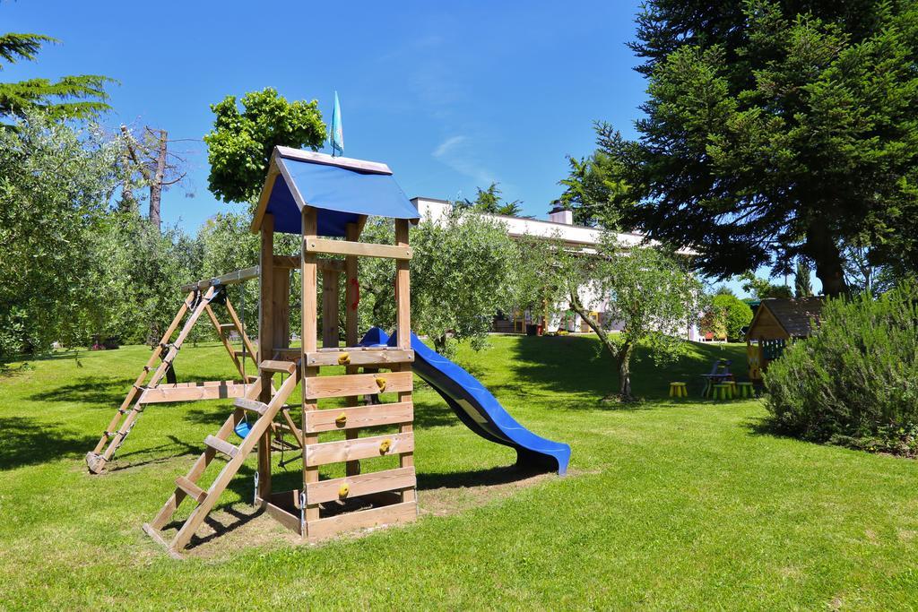 Al Villino Del Sole Bed & Breakfast Fano Bagian luar foto