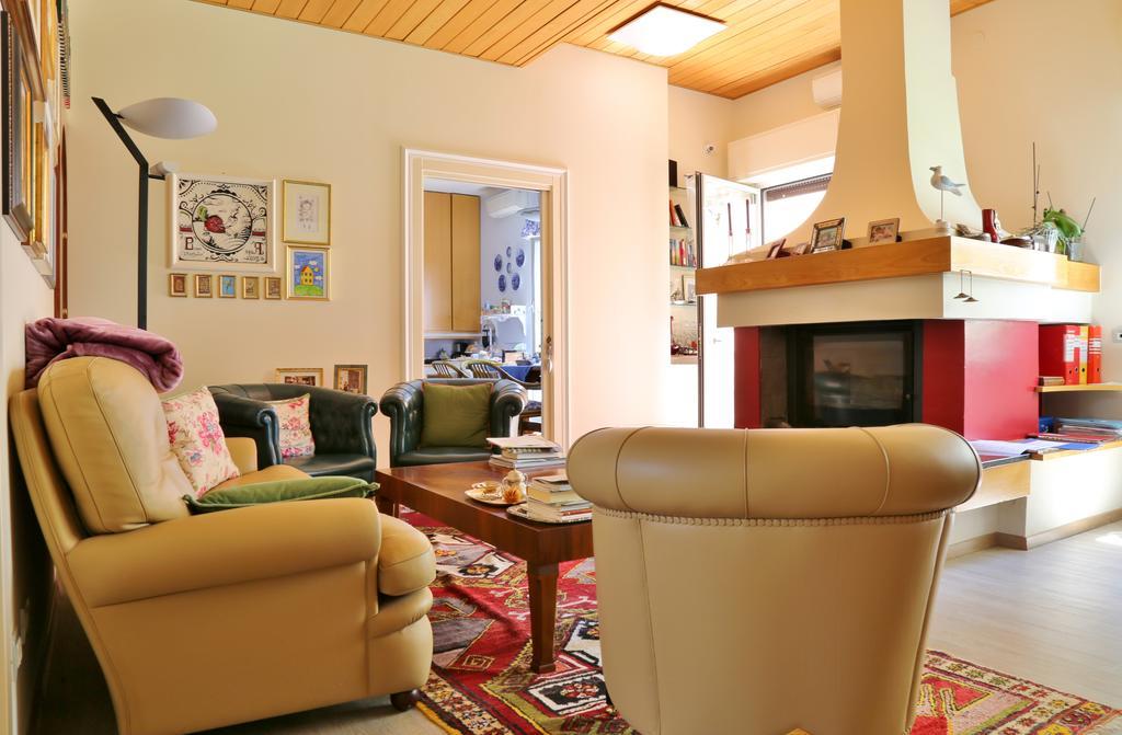 Al Villino Del Sole Bed & Breakfast Fano Bagian luar foto