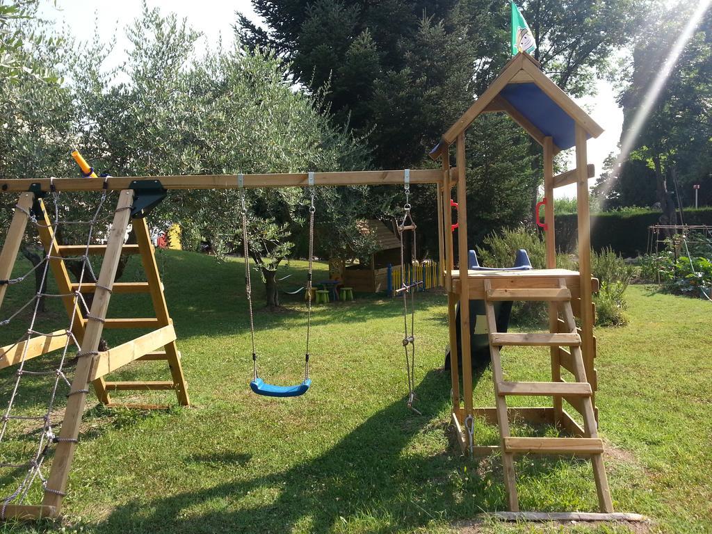 Al Villino Del Sole Bed & Breakfast Fano Bagian luar foto